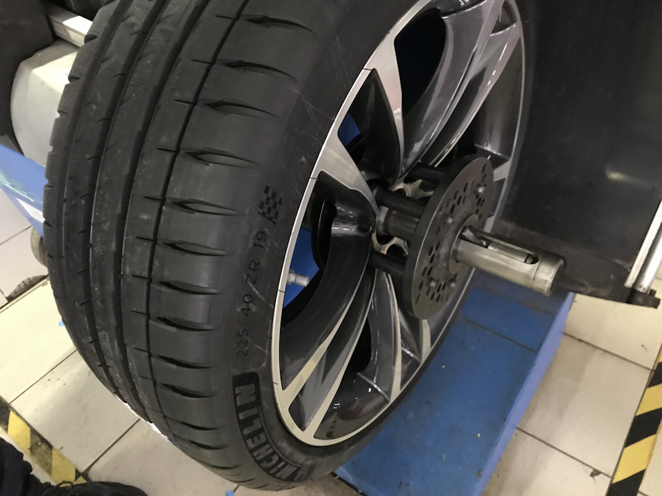 Michelin pilot sport 4 фото